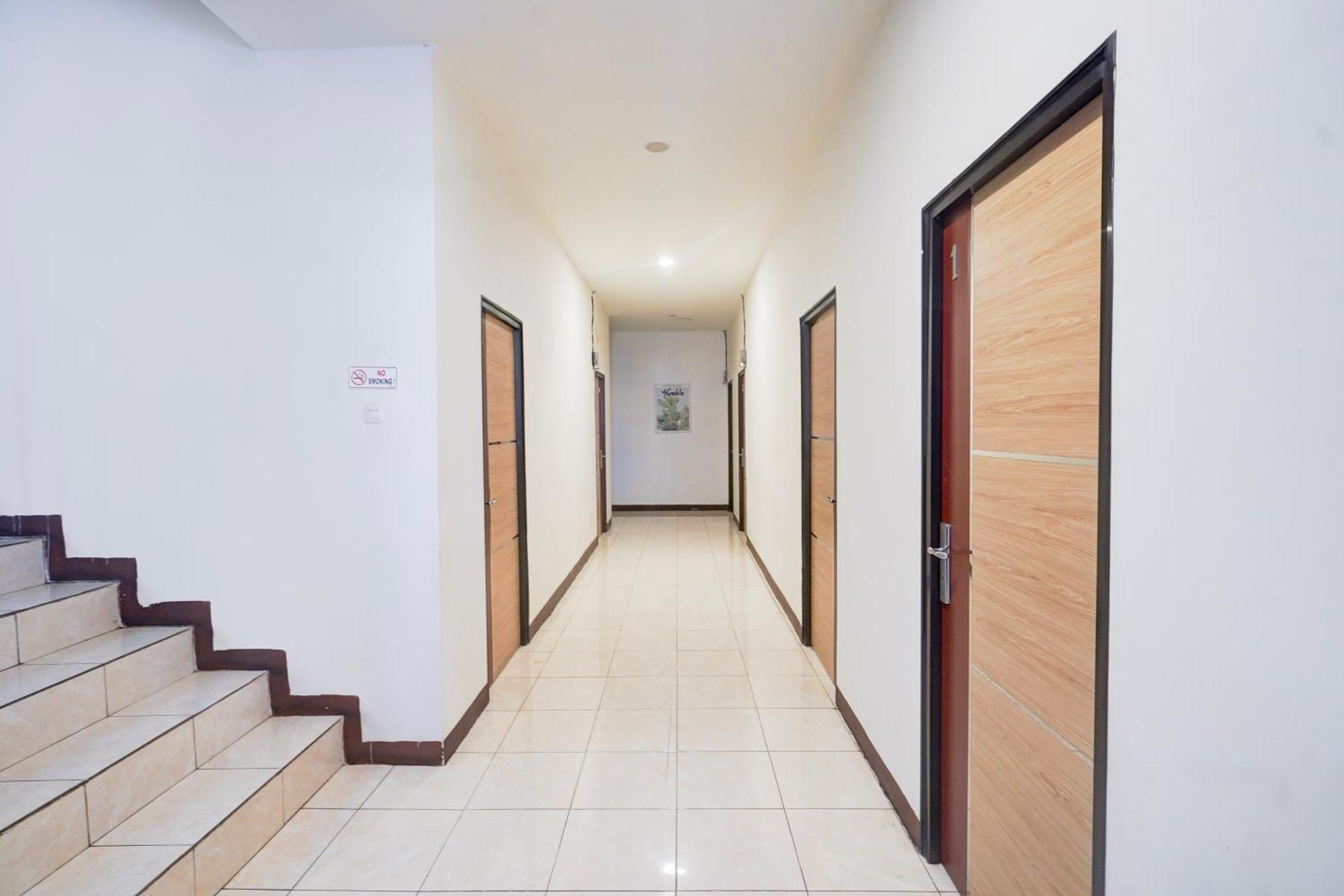 Hotel O Rappocini Near Rsia Paramount Makassar Exteriör bild