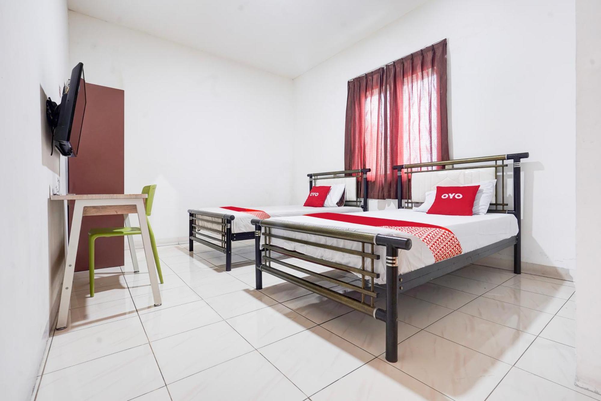 Hotel O Rappocini Near Rsia Paramount Makassar Exteriör bild