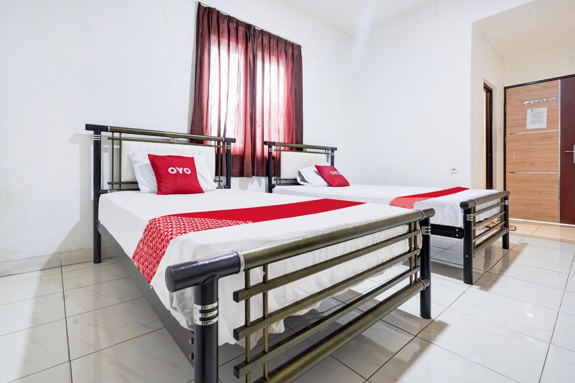 Hotel O Rappocini Near Rsia Paramount Makassar Exteriör bild